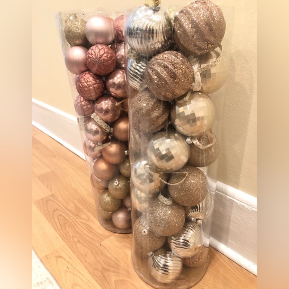 Ashland Holiday Christmas Ornaments 8 Pieces With Hooks And Hand